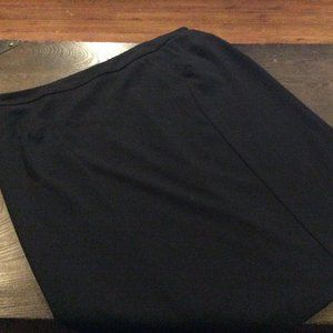 Ladies Black Structured Pencil Skirt w/ Side Zipper